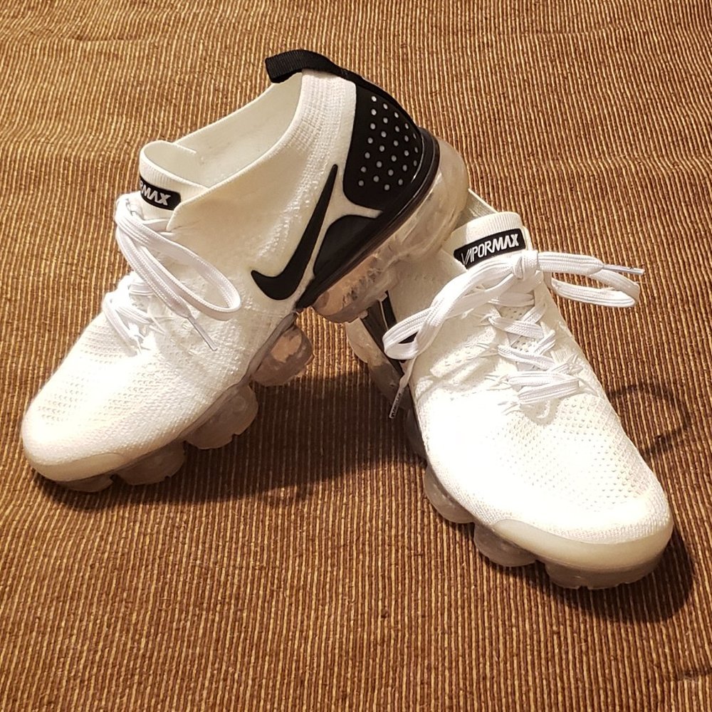 2018 Nike Vapor Max White w/Black Mens 7/Womens